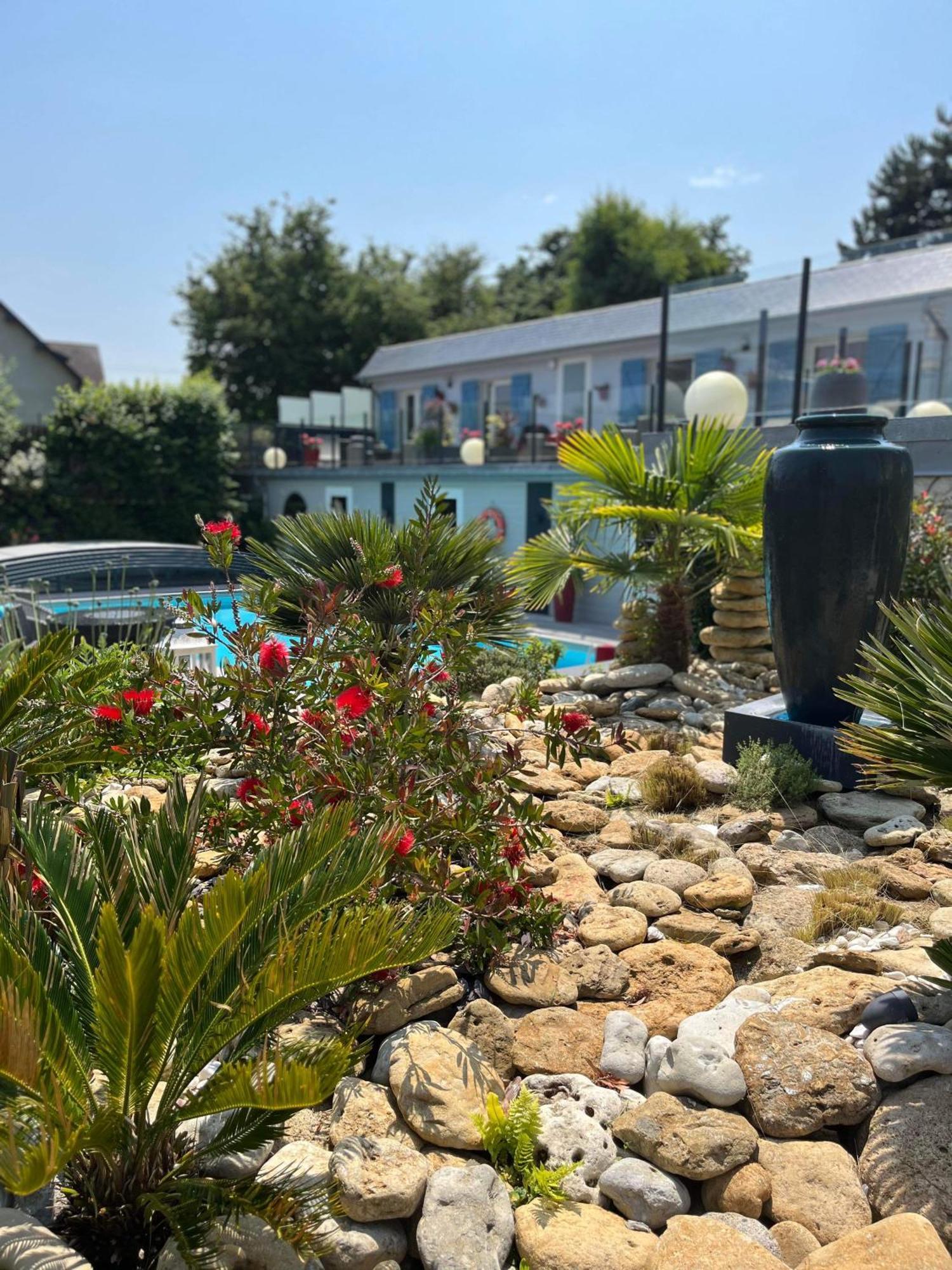 Hotel La Piscine Villers-sur-Mer Exteriör bild