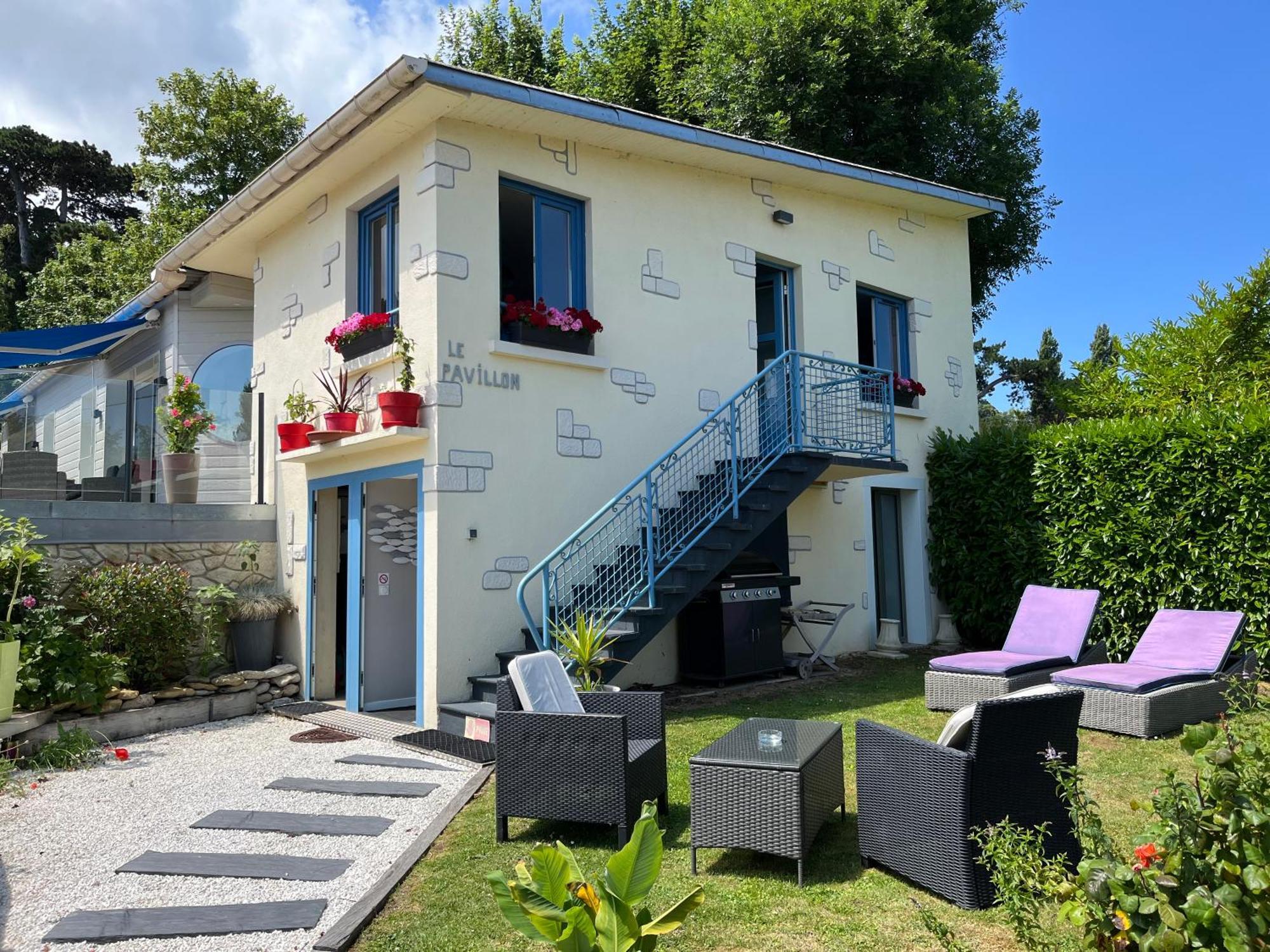 Hotel La Piscine Villers-sur-Mer Exteriör bild