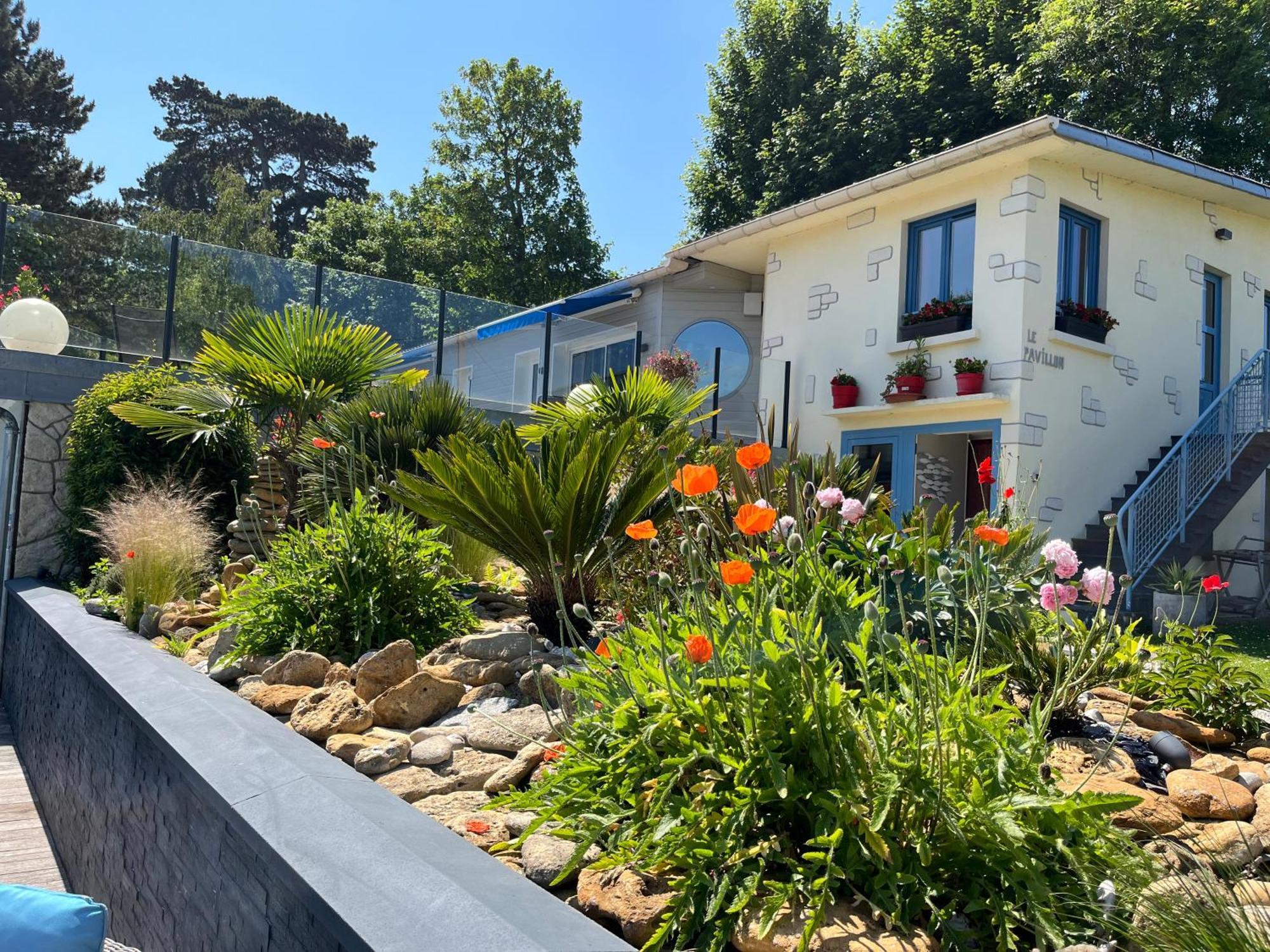 Hotel La Piscine Villers-sur-Mer Exteriör bild